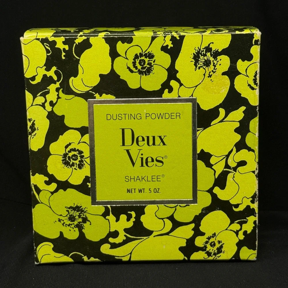 Deux‎ Vies Shaklee Dusting Powder 5 oz Puff Botanical Scent Body Fragrance Disc